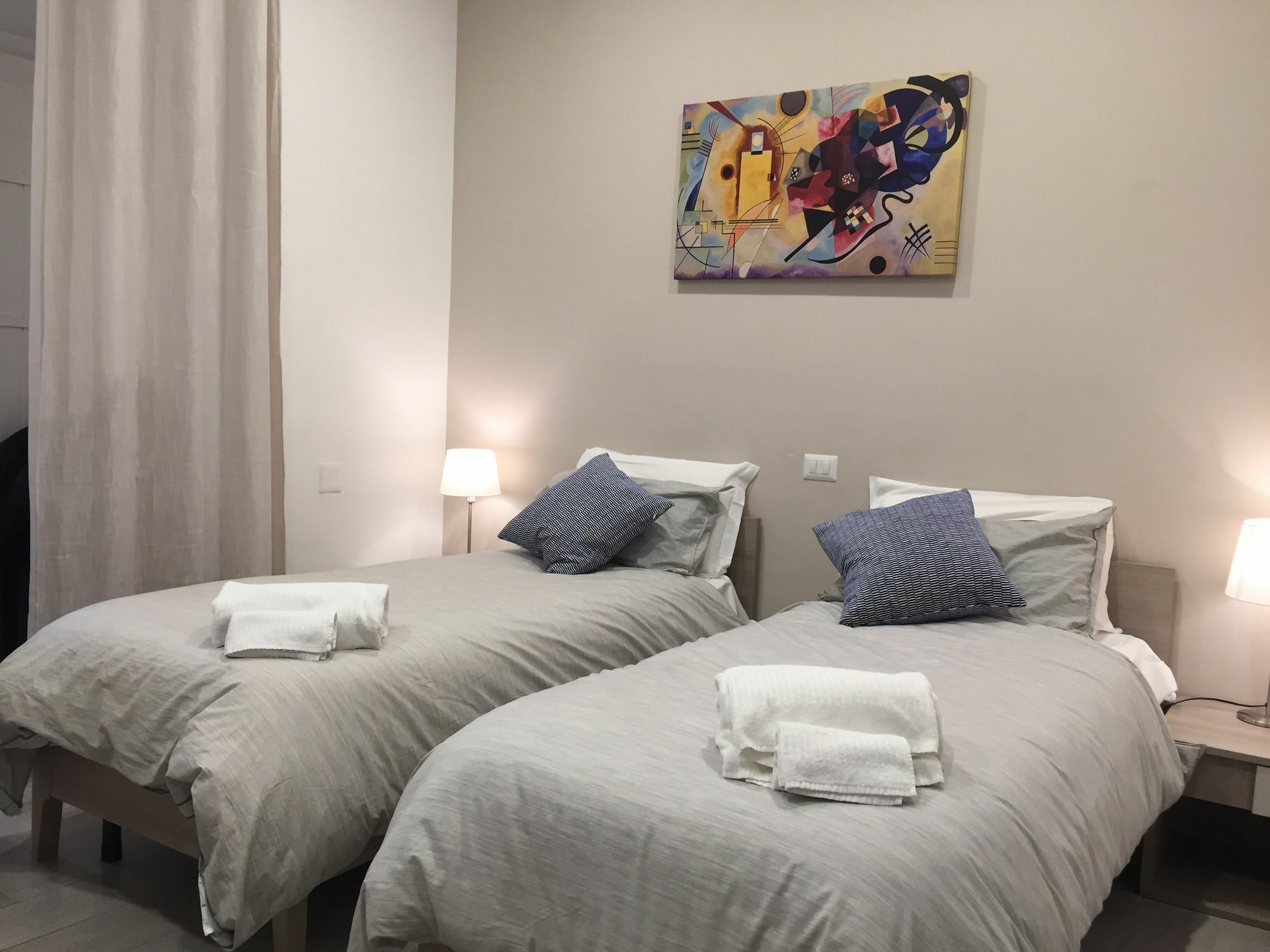 ホテル 2 ナポレス ルーム＆ブレックファースト ナポリ エクステリア 写真